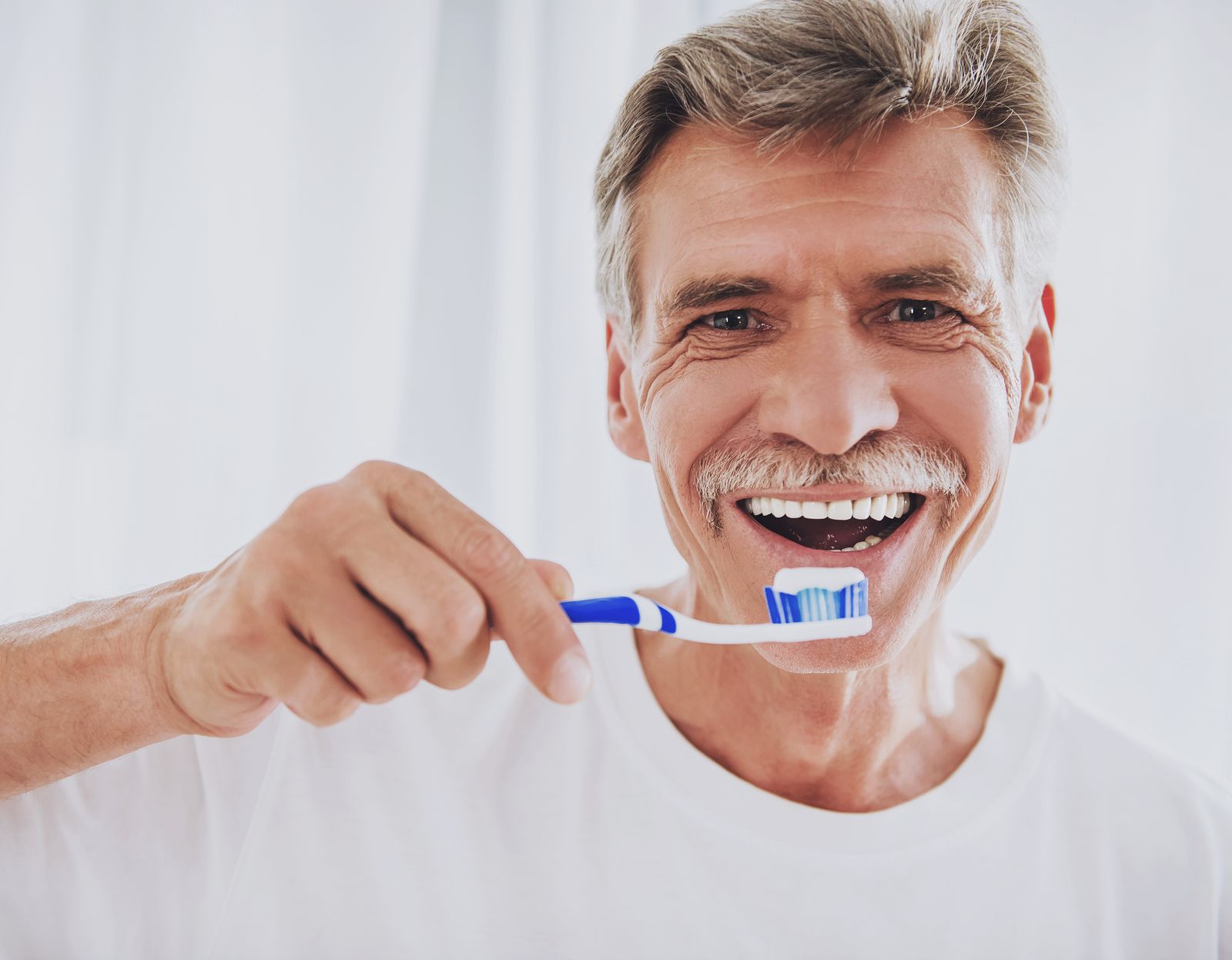 Com raspallar-se les dents - Carreras Dental - Terrassa